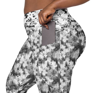 Black and White Blurred Flowers Crossover leggings with pockets