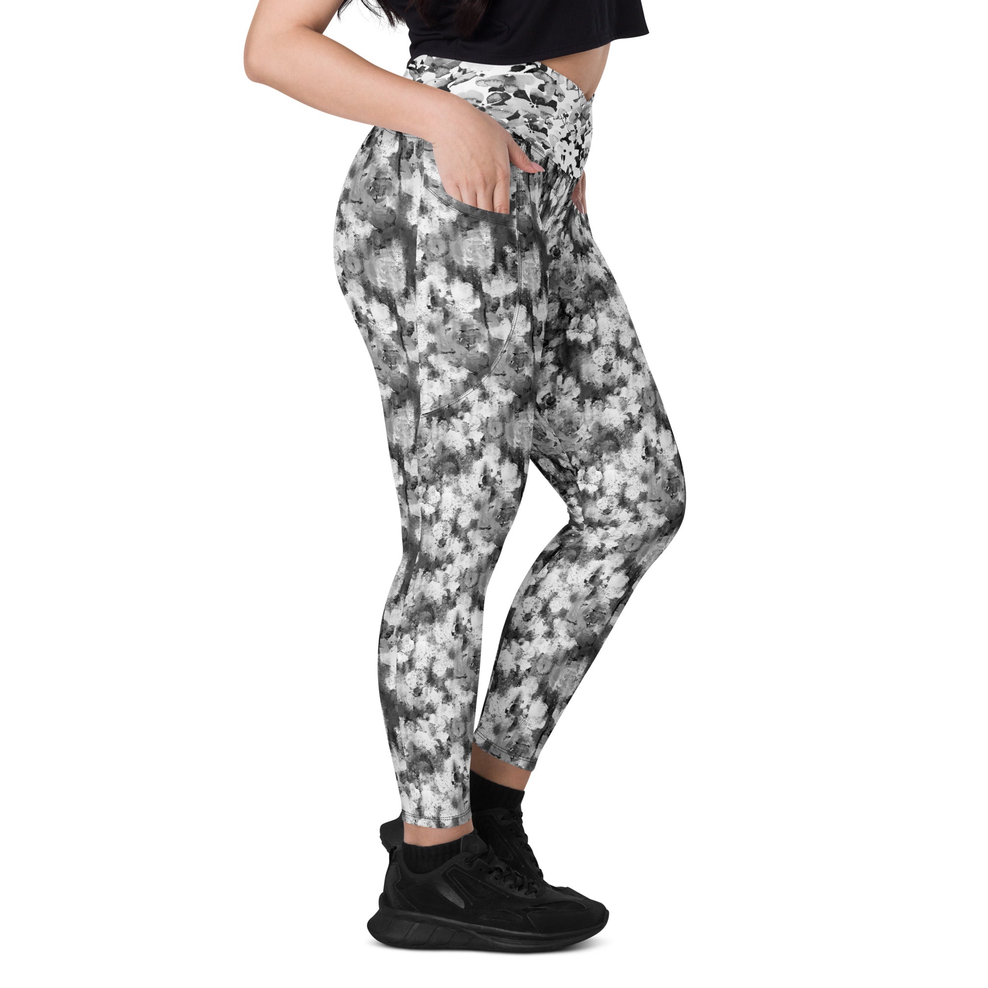 Black and White Blurred Flowers Crossover leggings with pockets